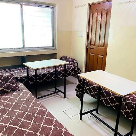 Aashiyana Boys Hostel インドール エクステリア 写真