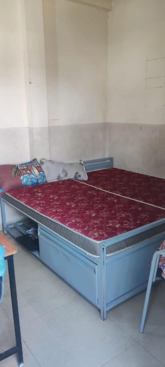 Aashiyana Boys Hostel インドール エクステリア 写真