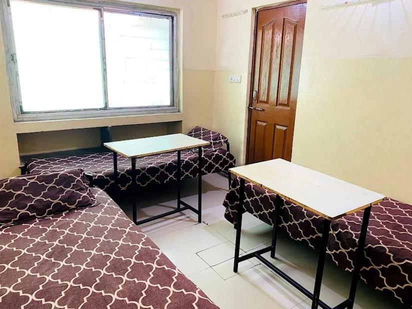 Aashiyana Boys Hostel インドール エクステリア 写真