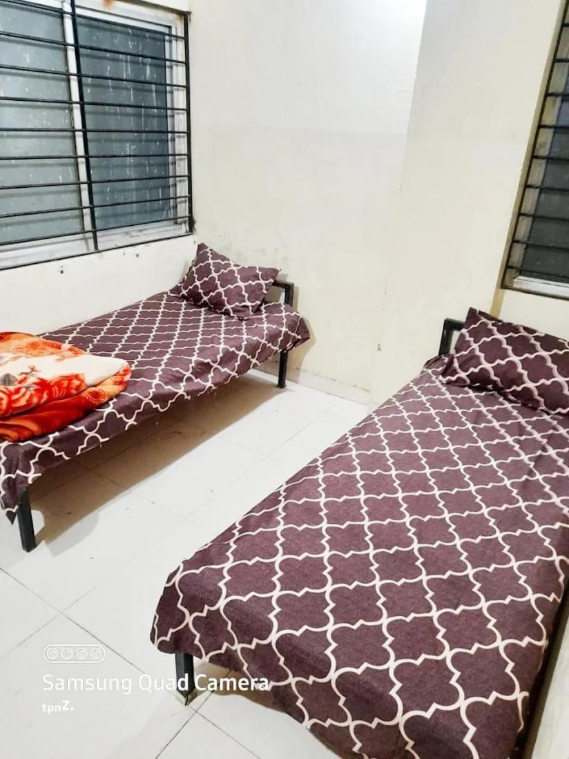 Aashiyana Boys Hostel インドール エクステリア 写真